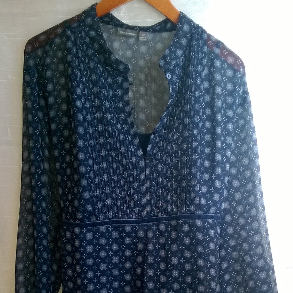 Apt 9 Woman Sheer Long Sleeve Shirt w Velvet Trim